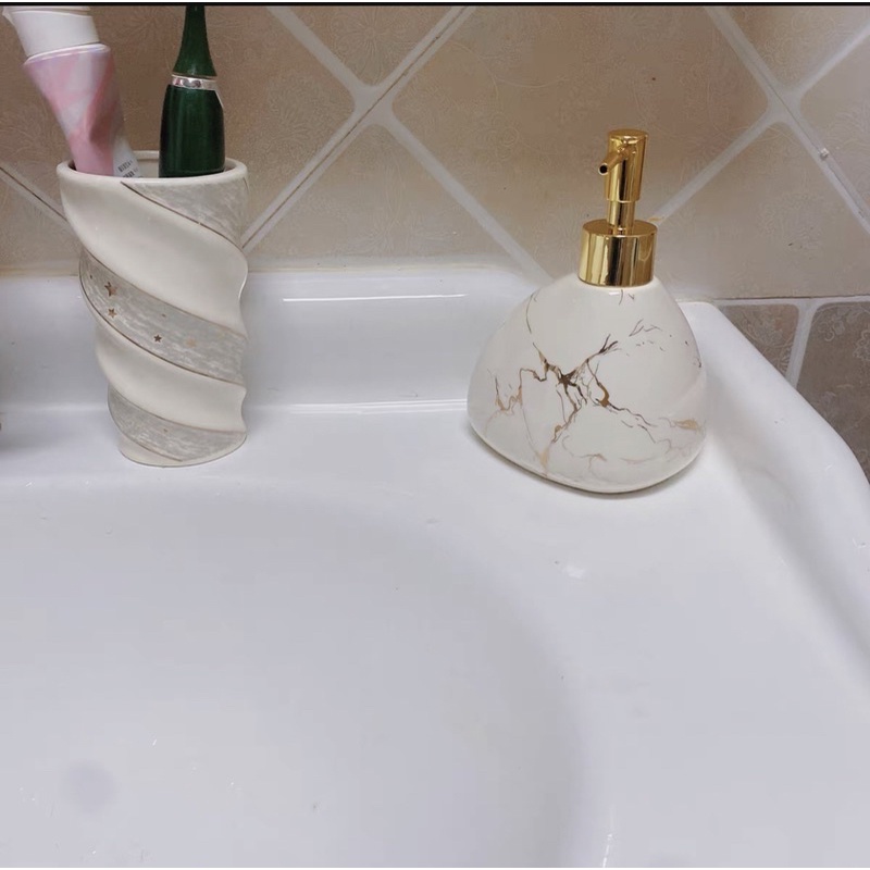 Bộ đồ dùng nhà tắm gốm sứ vân đá