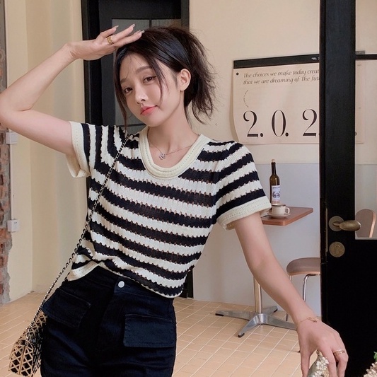 Áo Thun Tay Ngắn Họa Tiết Sọc Ngang Phong Cách Mới Dành Cho Nữ