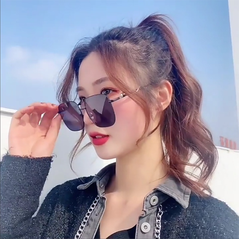 Kính Mát Gọng Vuông Bằng Kim Loại Thời Trang Cho Nữ