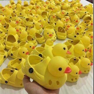 Dép vịt vàng Made in Thái Lan