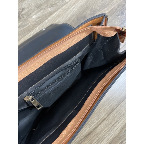 Túi da đeo chéo pass tặng