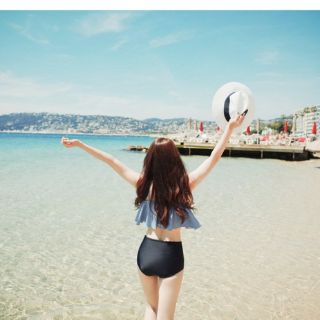 Bikini nhún bèo siêu dễ thương ( kèm hình trải sàn)