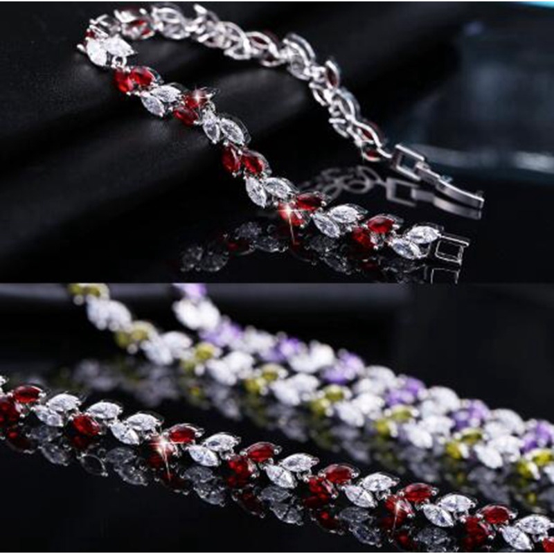 Vòng tay bạc đính đá zircon hình chiếc lá dành cho nữ