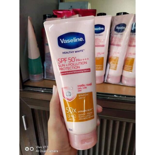 sữa Dưỡngthể Vaseline 10X Gluta-Hya Serum Burst Lotion 330ml