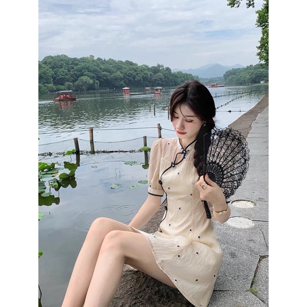 ĐẦM CỔ TÀU VIỀN ĐEN HOA TIẾT HOA NHÍ