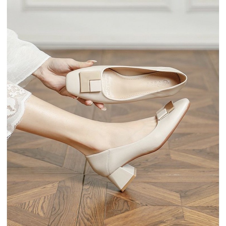 Giày công sở gót vuông da mềm khuy khoá vuông sang trọng phù hợp với váy vóc quần áo