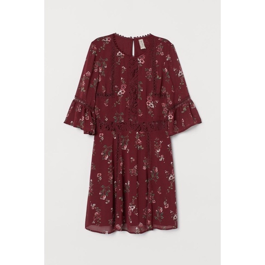 CÓ SẴN Váy hoa tay chuông pha ren HM