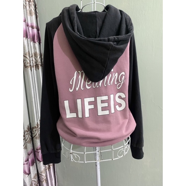 Áo nỉ hoodie hoạ tiết chữ cá tính
