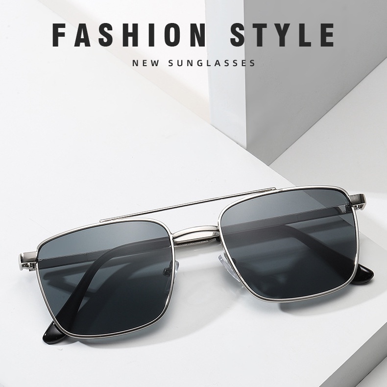 Kính Mát Gọng Kim Loại Màu Sắc Nổi Bật Cho Nam Nữ