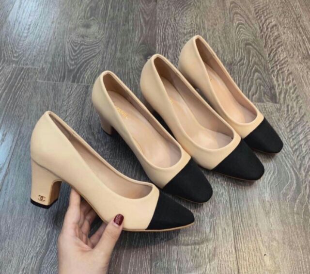 GIÀY CAO GÓT ĐẾ VUÔNG HAI MÀU SIÊU HOT .