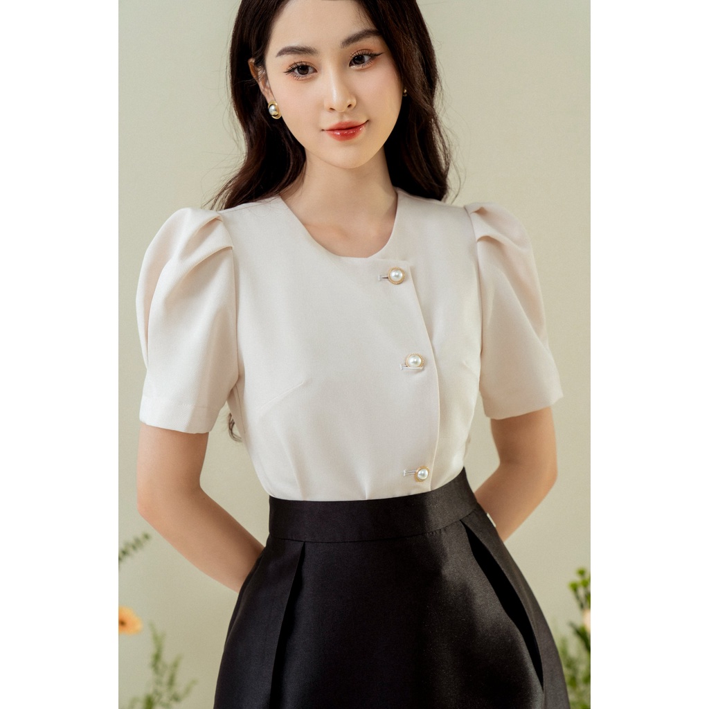 Áo cổ tròn tay bồng cúc lệch TIINSTORE AHN367