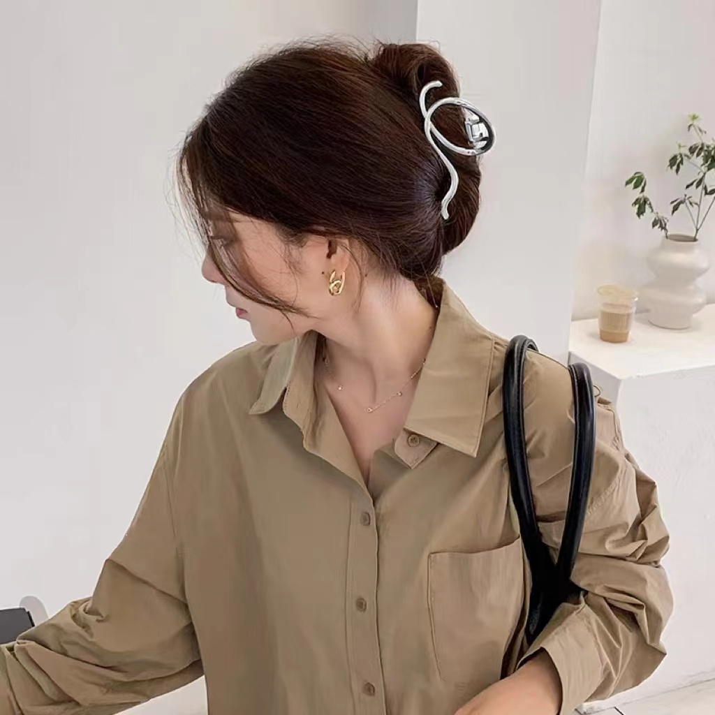 Kẹp Tóc Hình Cá Mập Bằng Kim Loại Cao Cấp