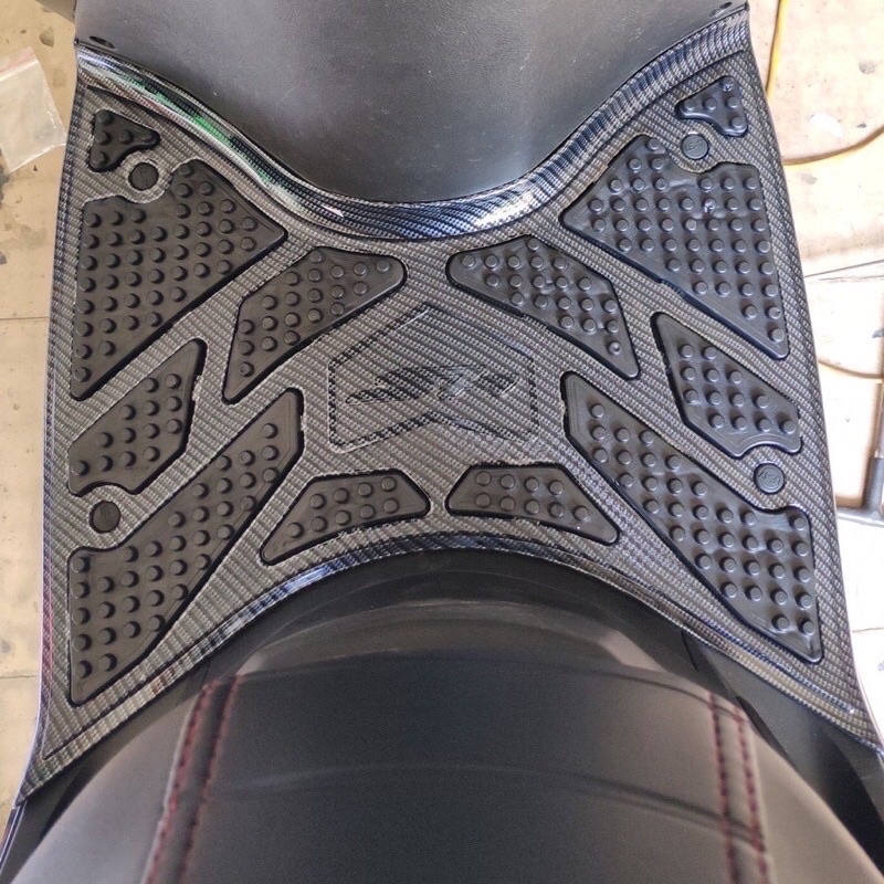 Thảm Để Chân Sh 2017 -2019 Carbon Chính Hãng &lt; Tặng ốc và nút bịt nhựa&gt;