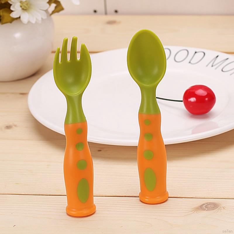 Bộ muỗng và nĩa ăn bằng nhựa an toàn cho bé