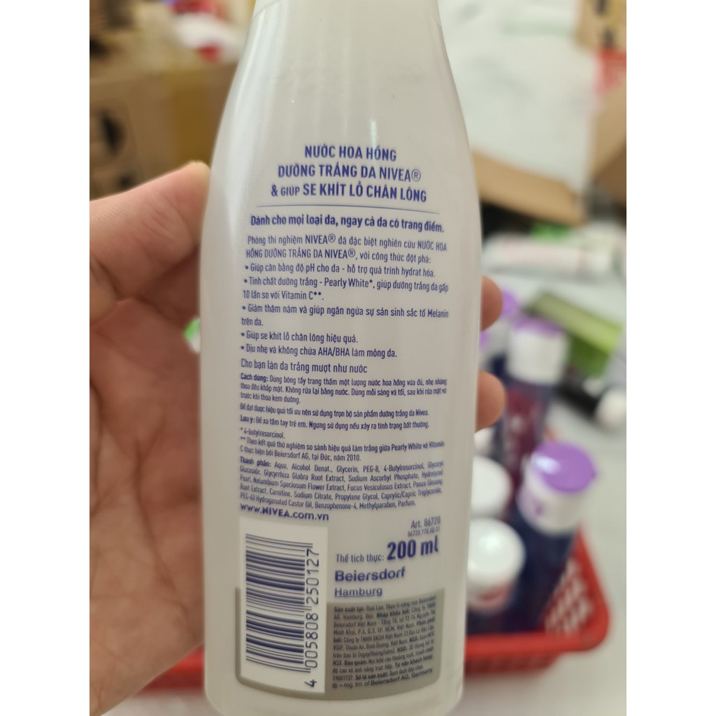 Nước hoa hồng Nivea dưỡng trắng da, se khít lỗ chân lông 200ml