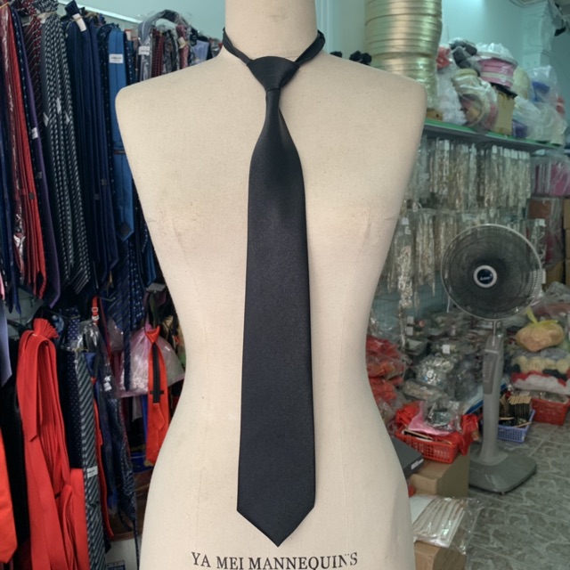 Cà vạt nam thắt sẵn bản lớn 8cm . Cà vạt trung niên