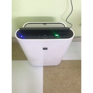 Máy lọc không khí sharp