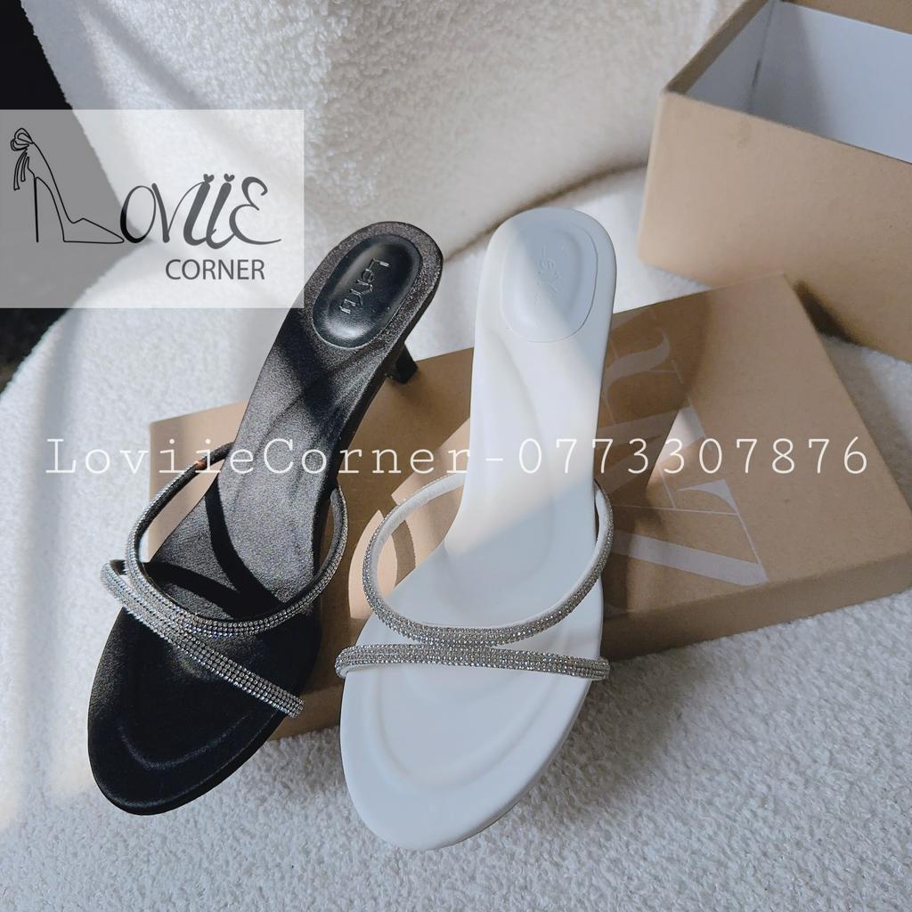 DÉP CAO GÓT LOVIIECORNER - GUỐC NỮ HAI QUAI MẢNH ĐÍNH ĐÁ PHONG CÁCH THỜI TRANG MŨI TRÒN HIỆN ĐẠI D230614
