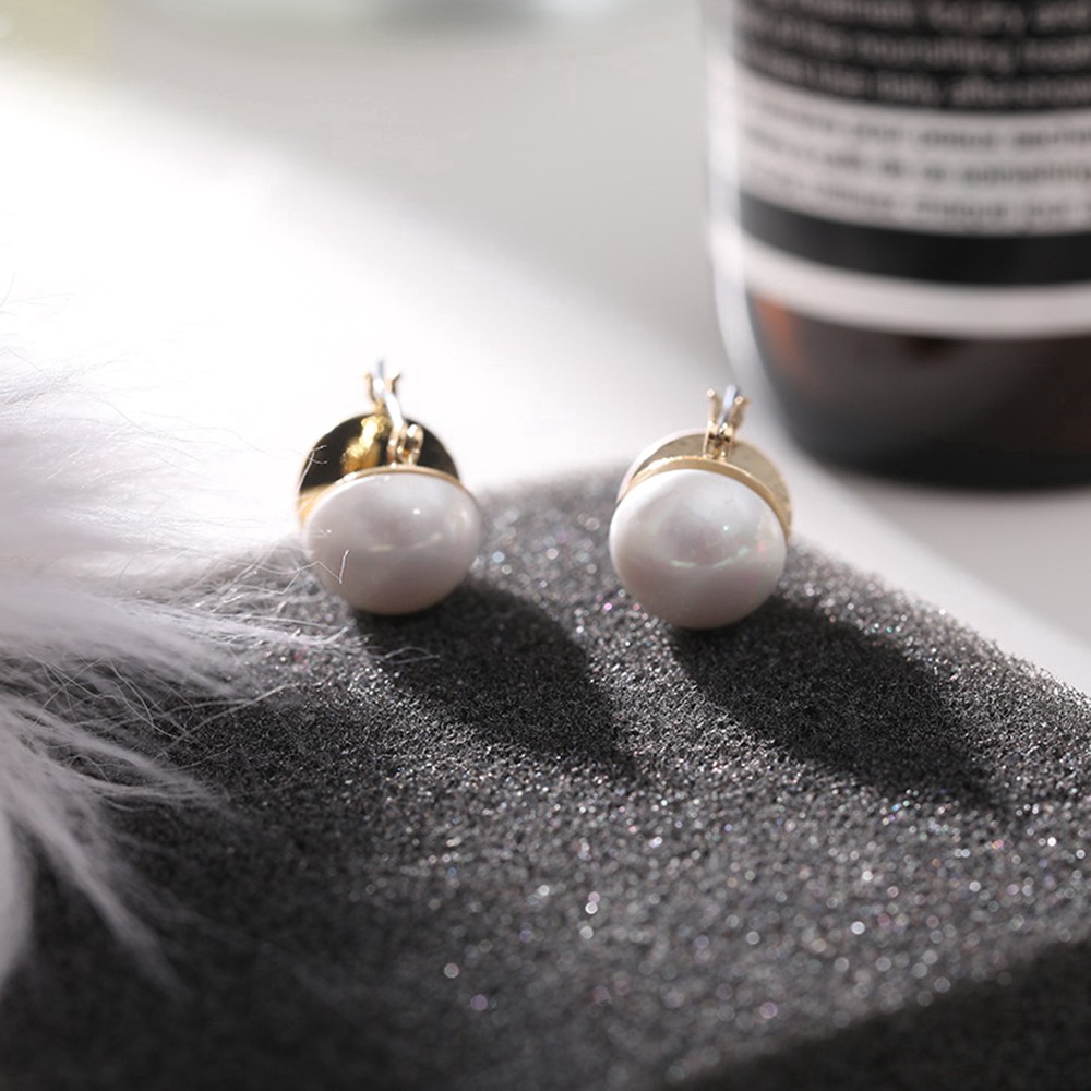 Đôi bông tai đính ngọc trai phong cách Hàn Quốc