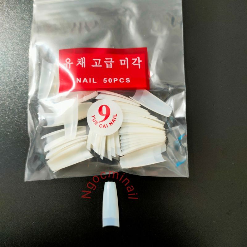 Móng giả nối lẻ số màu trong màu tự nhiên