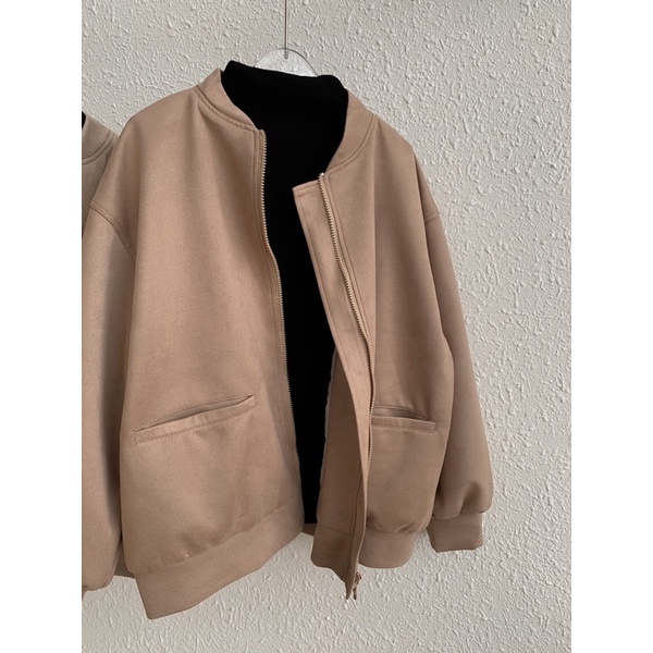 ÁO BOMBER DA LỘN CHUBBIE có lớp lót dày dặn, 2 túi - SUEDE POCKET BOMBER JACKET | BigBuy360 - bigbuy360.vn