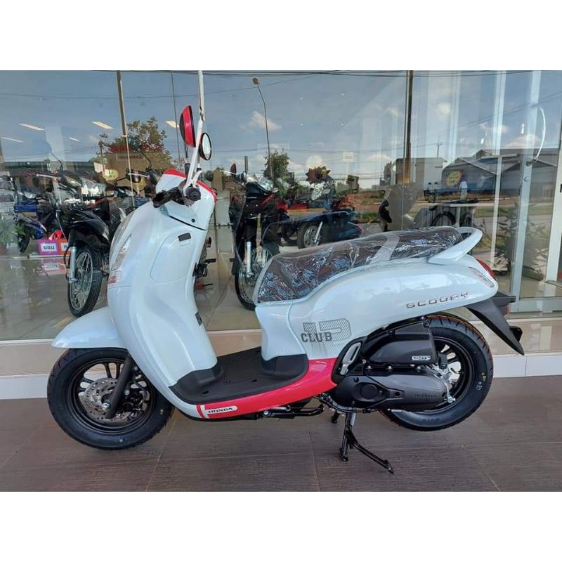 Ốp sàn bên trái xe Scoopy 2021