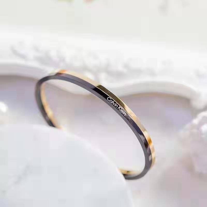 Vòng đeo tay cá tính