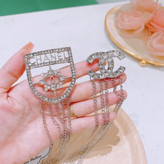 cài áo nhiều dây xích