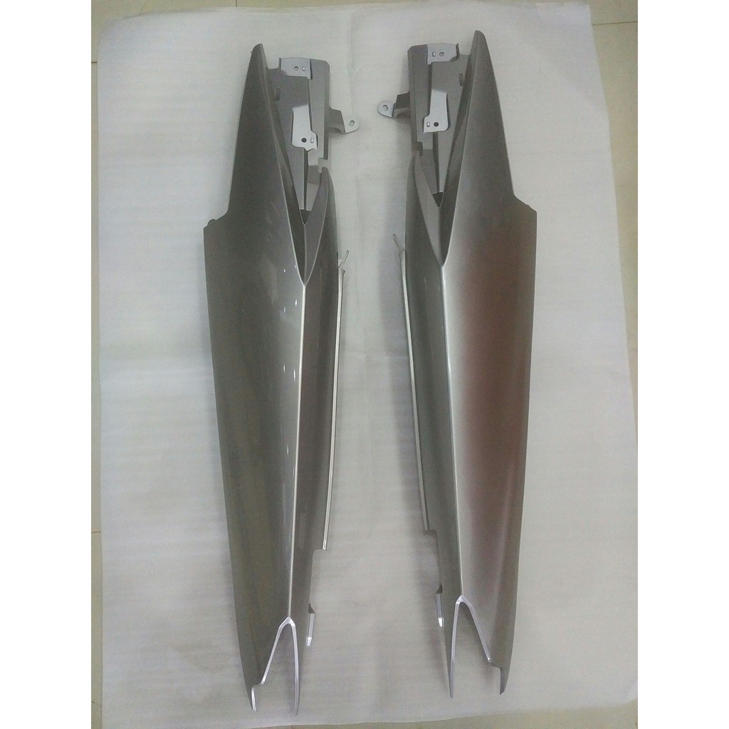 Ốp sườn Exciter 2011 - 2014 bạc Yamaha