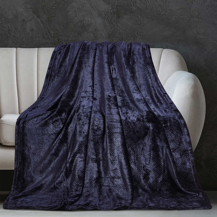 Chăn màu xanh đen Monte &amp; Jardin Embossed Velvet Throw