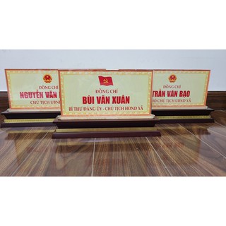 Biển chức danh mica đế gỗ 3 cấp