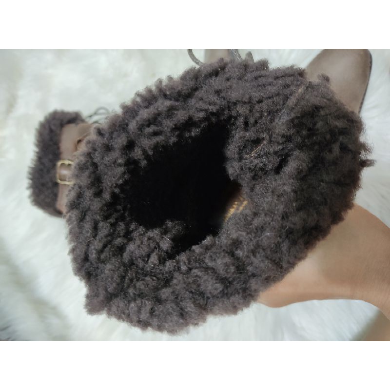 Bốt da và lông cừu size 36