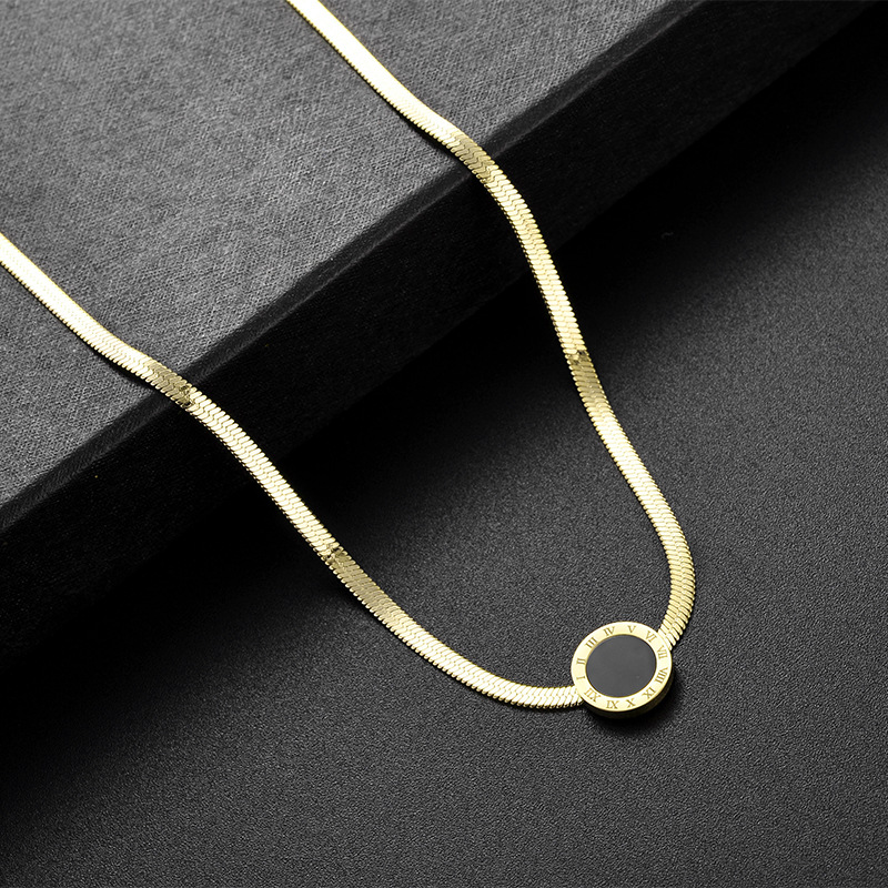 Dây Chuyền Thép Titan Mạ Vàng 18K Mặt Hình Cỏ Bốn Lá Thời Trang