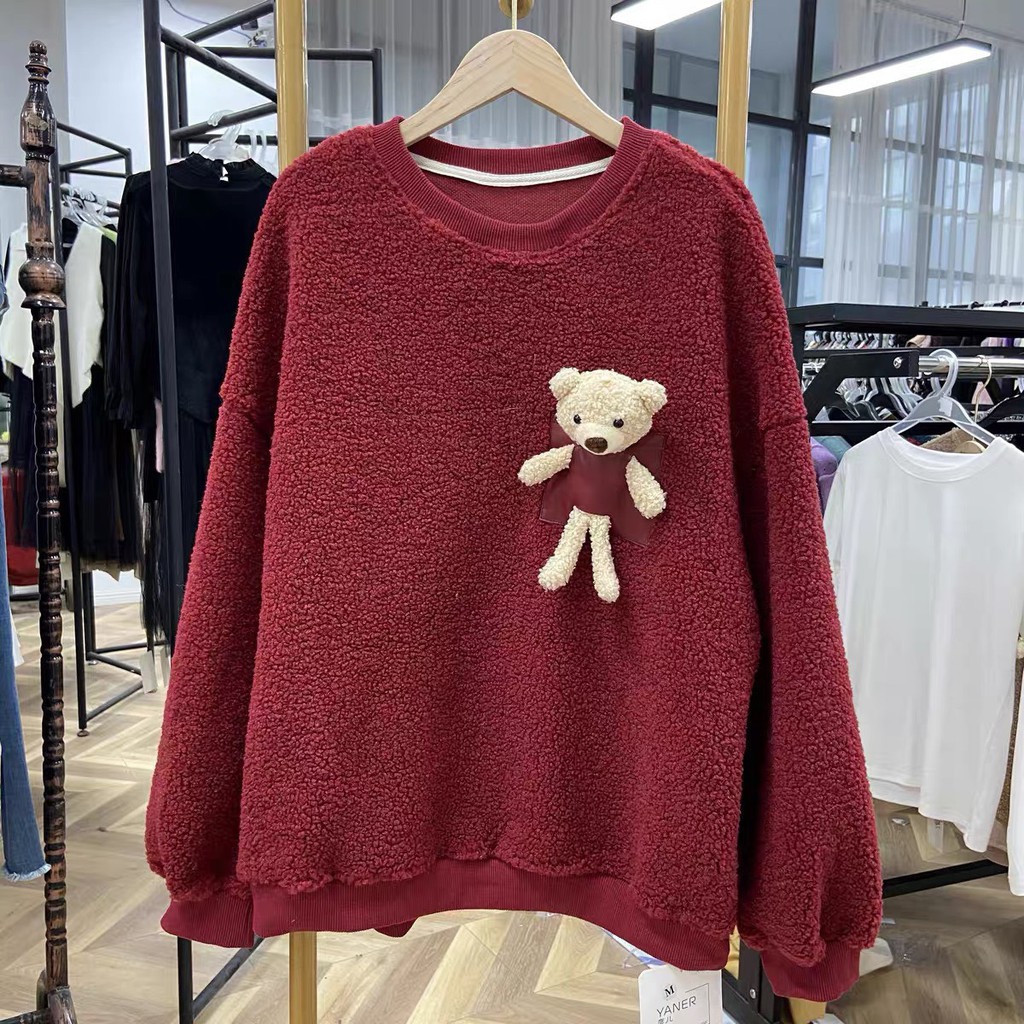 Áo cổ tròn kèm tag túi da Gấu