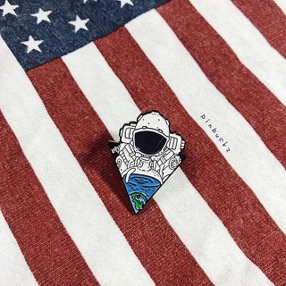 Pin cài áo collection vũ trụ