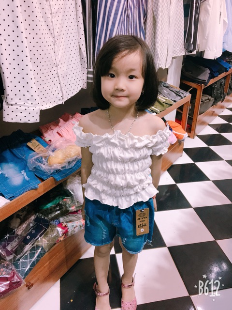 Áo trễ vai bé gái