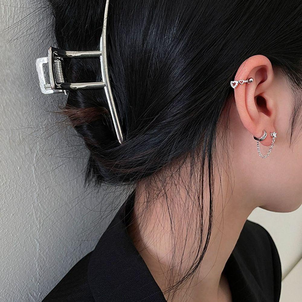 Khuyên Tai Bất Đối Xứng Đơn Giản Cho Nữ|Khuyên Tai Trái Tim Đính Đá Hồng Phong Cách Hàn Quốc