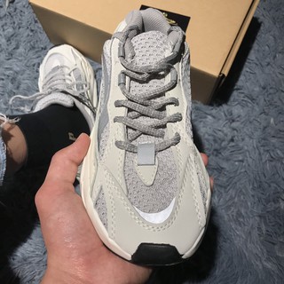 Giày Sneaker YZ 700 Nam Nữ Full Phản Quang Static [FREE SHIP + BOX]