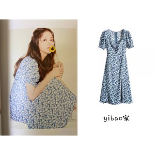 blackpink jisoo váy hoa dài của Pháp với cổ vuông chân váy xẻ