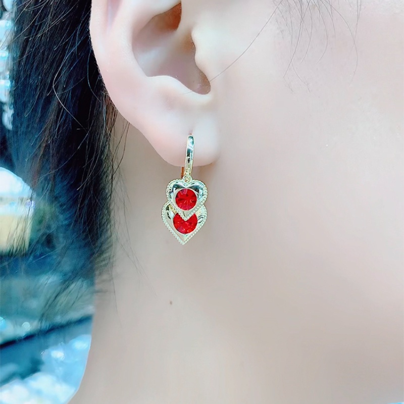 Đôi Bông Tai Hình Trái Tim Đính Đá Thời Trang Cho Nữ