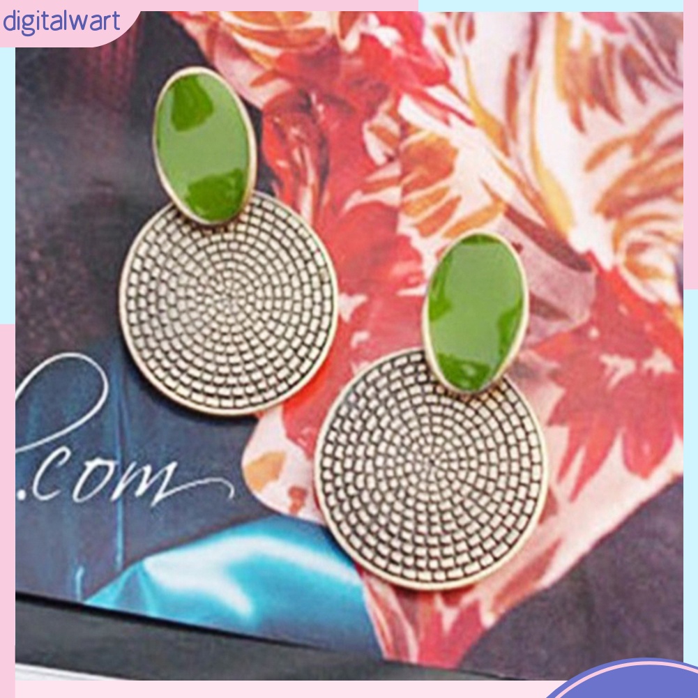 Bông tai dáng tròn hợp thời trang phong cách cho nữ