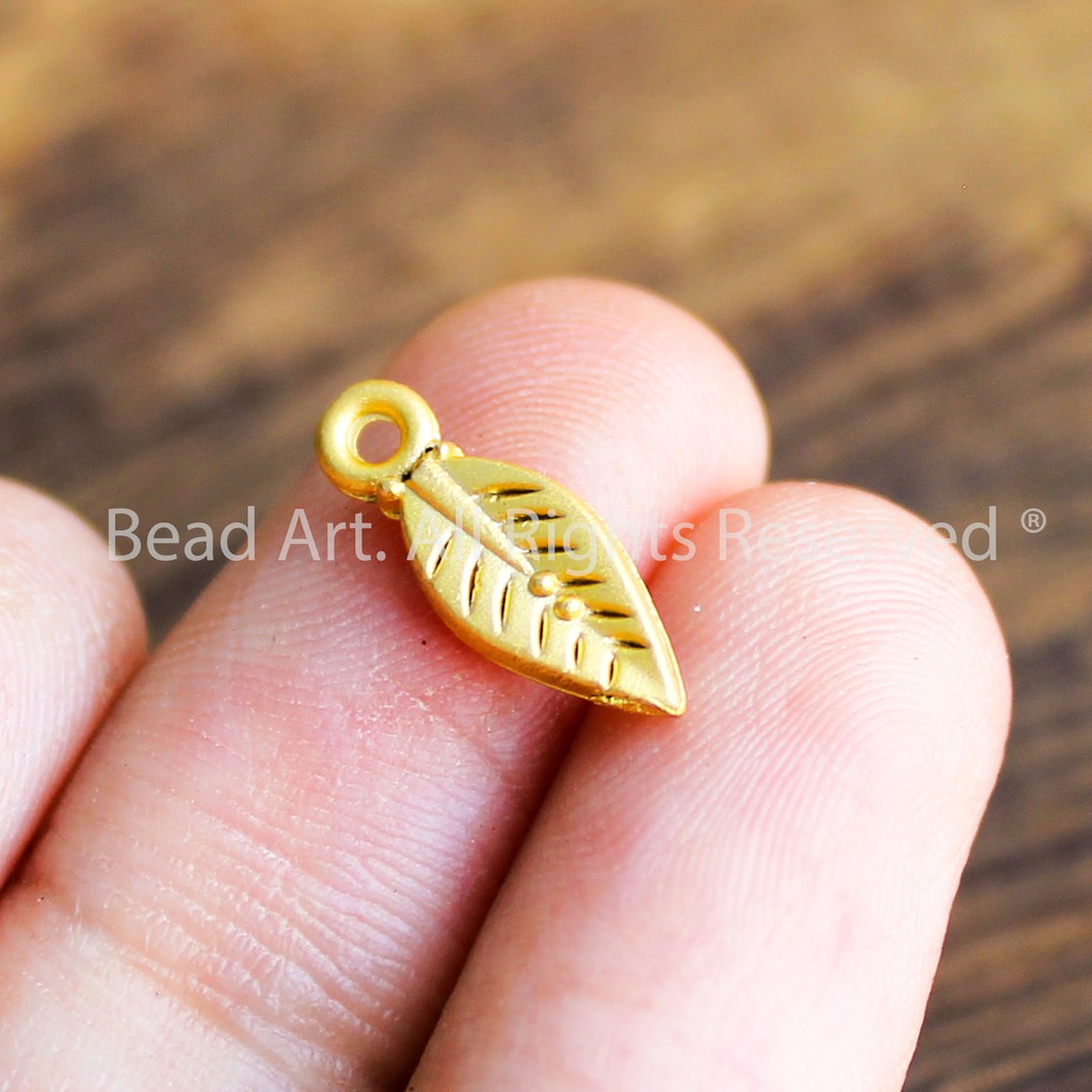Charm Lá Nhỏ Màu Vàng Đồng 13x5MM, Phụ Kiện Phối Vòng Tay Phong Thuỷ, Trang Sức, Chuỗi Hạt S50 - Bead Art