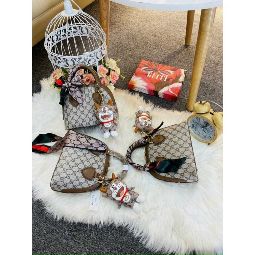 Túi xách nữ đeo chéo cầm tay kèm khăn và doreamon hàng Quảng Châu cao cấp Hot Trend 2021