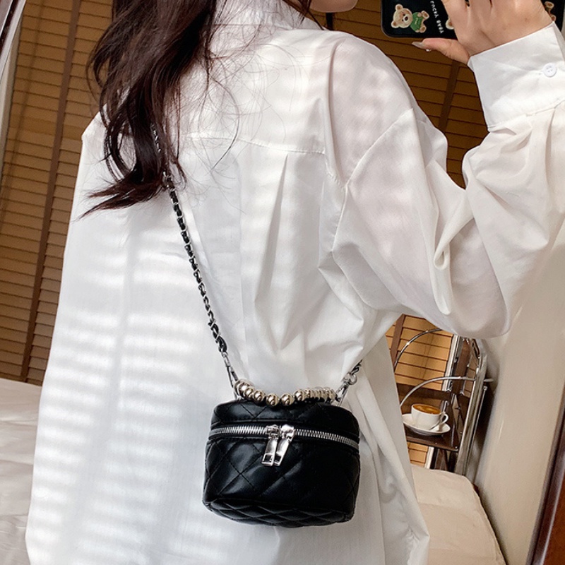 Túi đeo chéo mini, túi xách cốp, dáng cặp lồng da trần trám, dây xích mảnh Mun1993