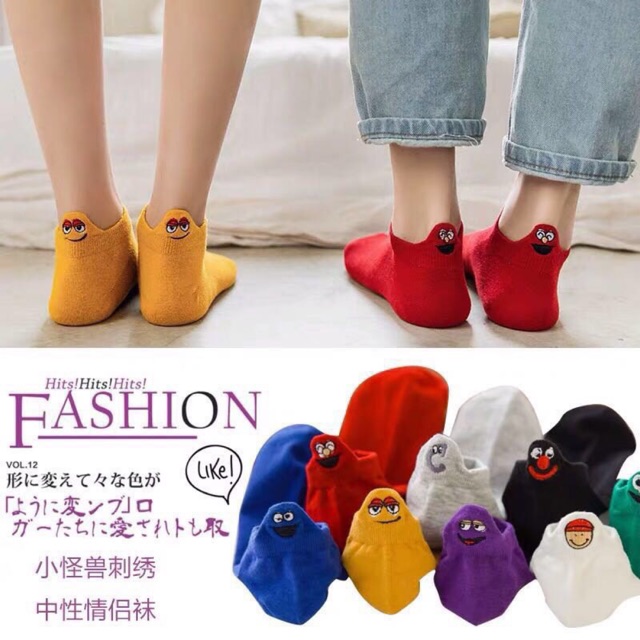 Tất thêu cổ