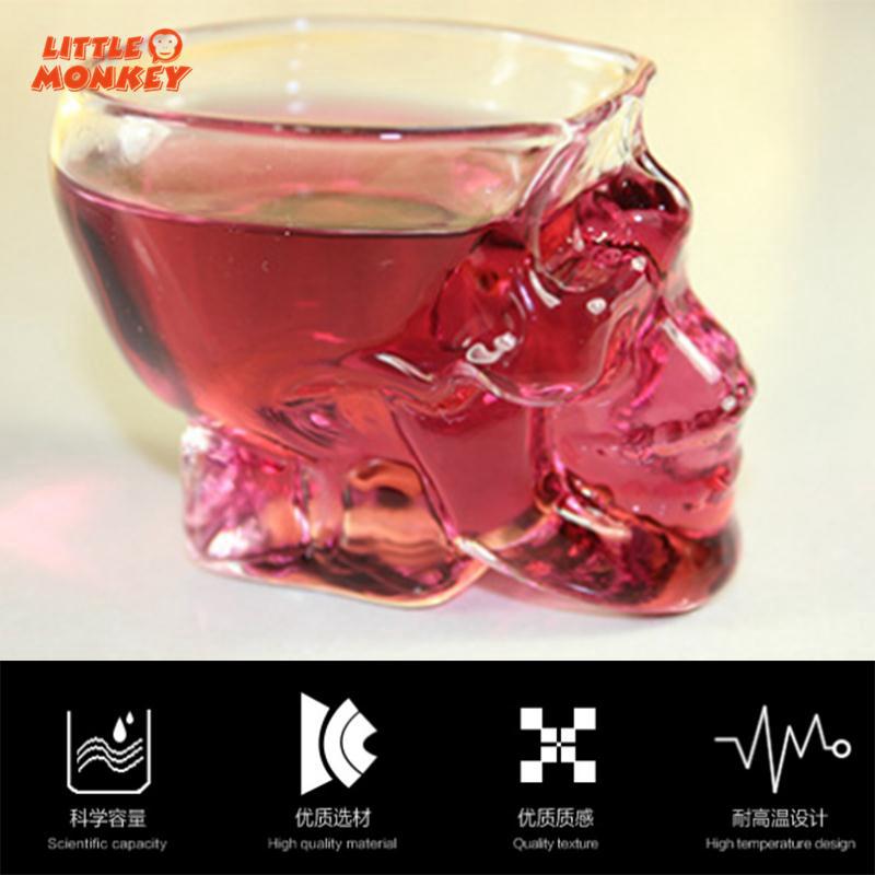 Ly uống rượu hình đầu lâu