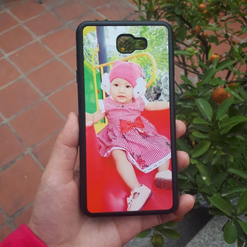 Ốp lưng điện thoại in hình theo yêu cầu mặt nhôm viền cao su đen