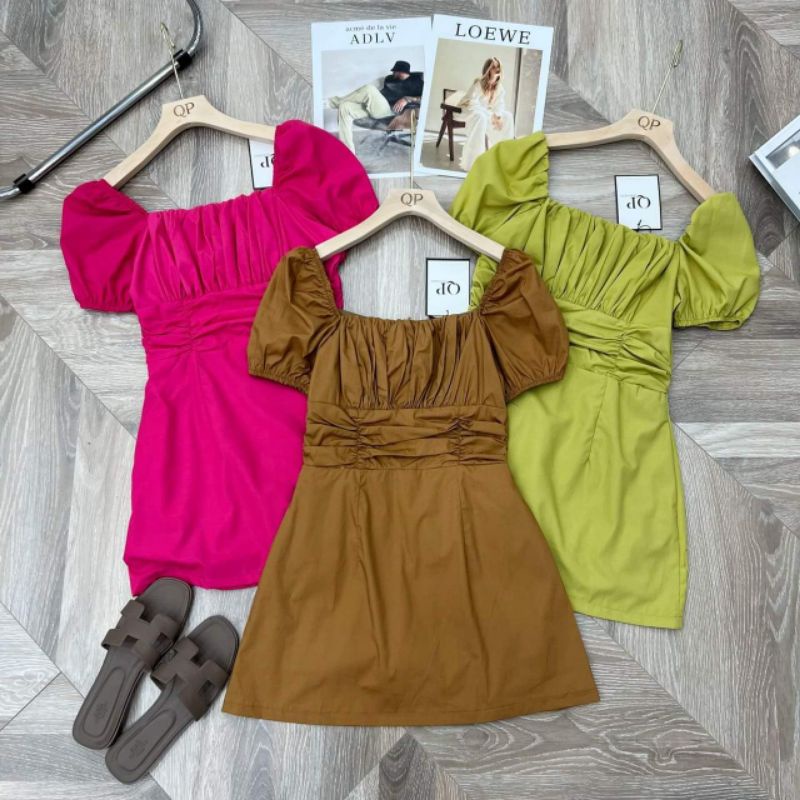 Váy cổ vuông dúm eo