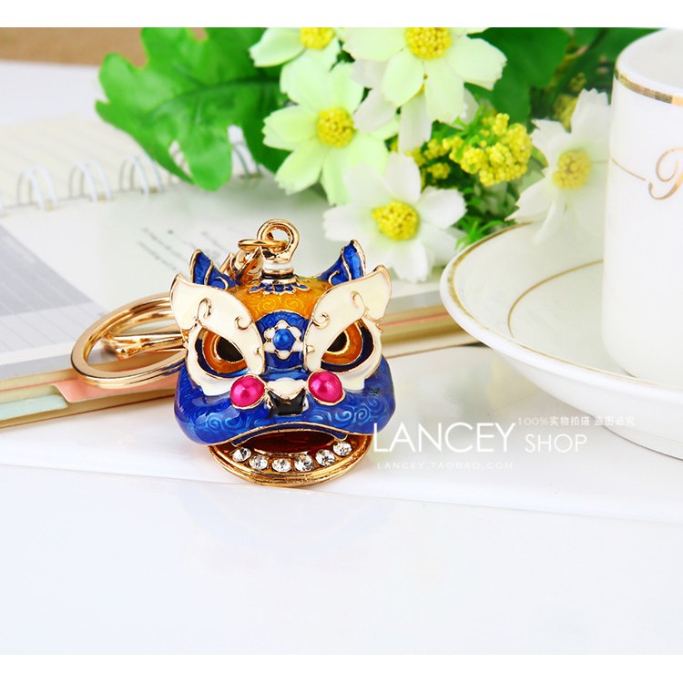 Móc khóa hình đầu sư tử đính đá xinh xắn