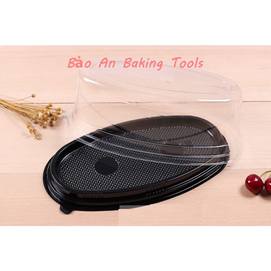Hộp nhựa oval đế đen F70 đựng bánh Flan, cheese cake, bánh mì hoa cúc (set 10 bộ)